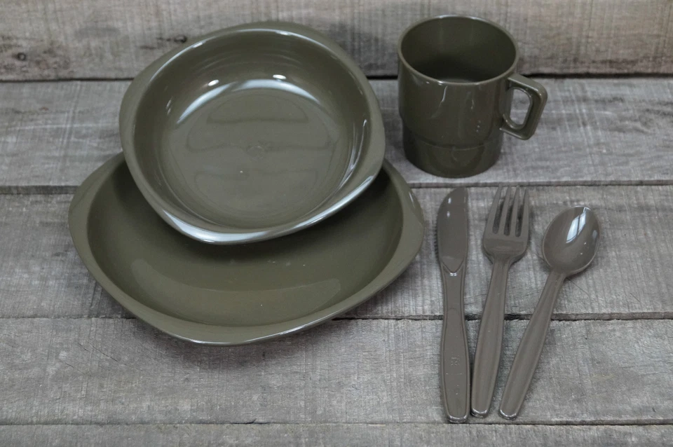 6 teiliges Campinggeschirr Kunststoff oliv für 1 Person Campingset Outdoorset  - Bild 1 von 1
