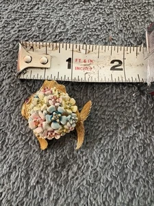 Schöne bunte SAO signierte Fisch Brosche - Bild 1 von 5