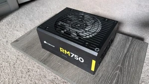 Corsair RM750 750W 80 PLUS Gold Fully Modular ATX Power Supply Unit (CP-9020055) - Bild 1 von 8