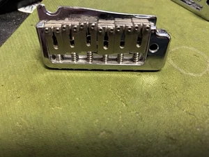 wilkinson molded tremolo bridge By Gotoh - Picture 1 of 3