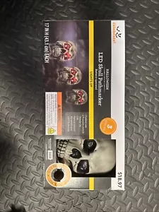Celebrate LED Totenkopf Rasen Pfähle Halloween Lichter Geräusche 3 Stück - Bild 1 von 3