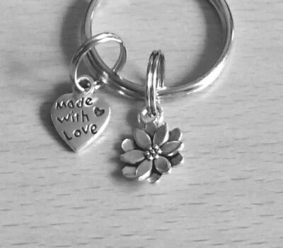 Beautiful 'Flower' Keyring Bagcharm cute pretty & a great useful gift 🗝️🌻🔑💝 - Image 1 of 4