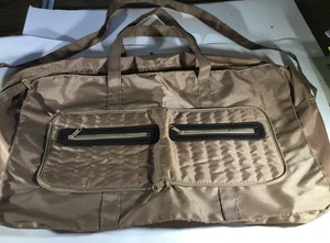 Womens Travel Bag Beige Tote Shoulder Strap & Handles Zip Close New - Picture 1 of 4