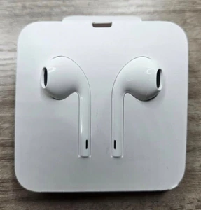 Original Apple iPhone EarPods Lightning Headset Earbuds Earphones Headphones T32 - Picture 1 of 2