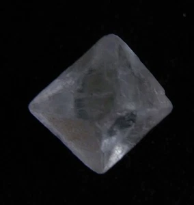 LIGHT GREEN FLUORITE OCTAHEDRON (FL45/7) mineral from Xianghualing Mine, China - Picture 1 of 9
