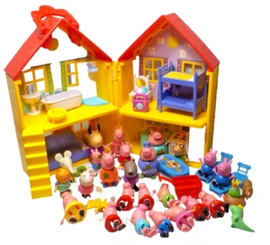 Vintage Peppa Pig Toys & 26 Figures , Furniture & Fold-N-Carry Yellow House 2003 - Picture 1 of 9