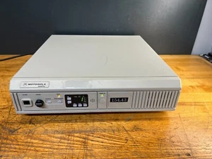 Estación base Motorola L53SUM70D0B DeskTrac VHF - Imagen 1 de 7