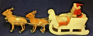 Papá Noel de papel vintage de Japón 1950 en trineo con dos renos, campana, bolsa de juguete de 13" de largo - Imagen 1 de 8