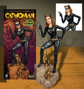 1:8 Moebius Models #952 - 1966 Catwoman - Julie Newmar Figure model kit - Picture 1 of 2