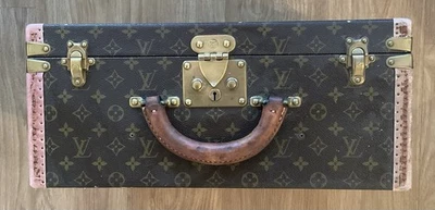 LOUIS VUITTON Super President  - Image 1 of 4