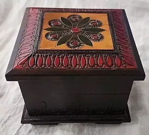 Intricate square wood trinket box w brass inlay & footed base. 4x4" - Picture 1 of 6