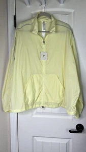 Fabletics Oversized Flyweight Windbreaker Lt Yellow Athletic 2XL NWT Reflective - Picture 1 of 15