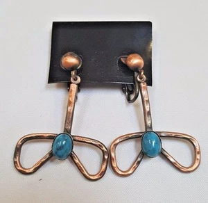 VINTAGE ESTATE TRIBAL LOOK AMERICAN COPPER DRAGONFLY CLIP-ON EARRINGS NOS - Picture 1 of 4