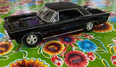 Pontiac GTO 1965 diecast Maisto 1/18 - negro Foto 1 de 4
