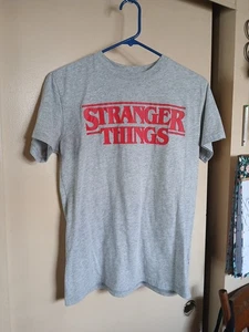 Stranger Things T-Shirt meliert grau Baumwolle Polyester Gr. S Kurzarm - Bild 1 von 3