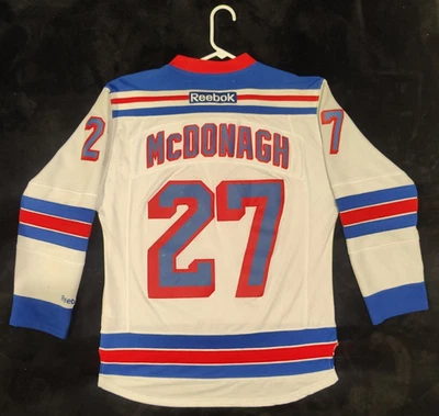 Camiseta de los New York Rangers Ryan McDonagh "C" Foto 1 de 4