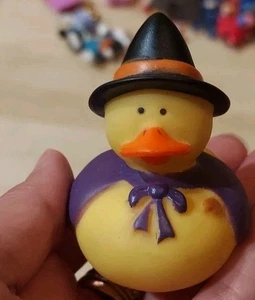 JinYin Pilgrim 2.5" Rubber Duck - Yellow, Purple & Black - Picture 1 of 2