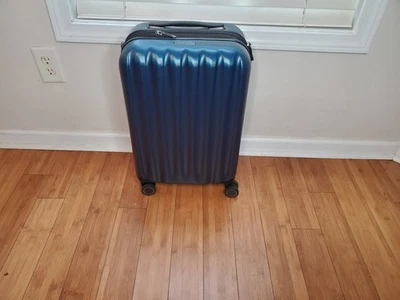 Equipaje de mano ligero Ricardo Hardside (azul) Foto 1 de 4