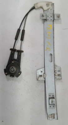 1987 - 1993 MAZDA B2200 PICKUP FRONT RIGHT WINDOW REGULATOR OEM, 125-58107 - Image 1 of 4