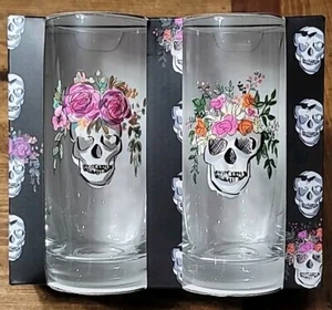 Juego de 2 vasos de beber calavera floral de 13 oz de higo y helecho nuevos en caja de regalo - Imagen 1 de 8