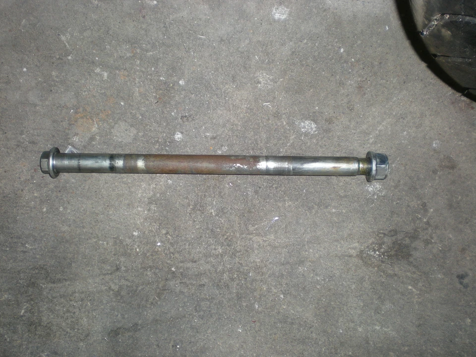 (2) Honda VTR1000F VTR 1000 1998 Super Hawk Superhawk brazo oscilante perno de pivote Foto 1 de 1