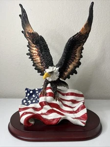 Patriotic Pride And Honor Bald Eagle Clutching American Flag Statue 10.75" Tall - Picture 1 of 11