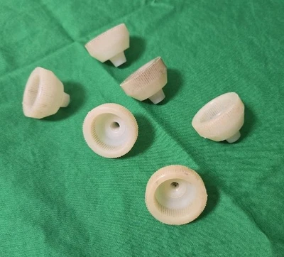 Tuercas de retención de plástico para lente de luz trasera Porsche 914 (juego de 6) Foto 1 de 3