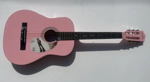 Guitarra acústica country autografiada firmada por Lainey Wilson tamaño completo PSA/DNA - Imagen 1 de 2