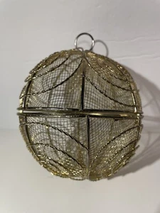 Vintage MCM groß Gold Metall Netz Weihnachtskugel Ornament Potpourri Halter 4" - Bild 1 von 24