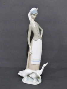 Figurina Lladro "Ragazza con oche" #1035 - Foto 1 di 6
