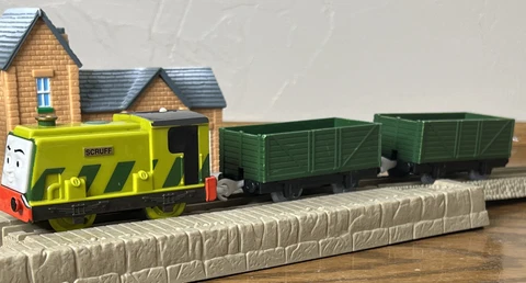 Thomas & Friends TrackMaster Scruff the Scruncher Motorized Train Engine 2010 Cover