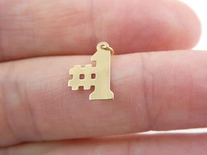 Charm Vintage Oro Giallo Massiccio 14k Numero 1 Lunghezza Meno di 1g,5 Pollici - Foto 1 di 8