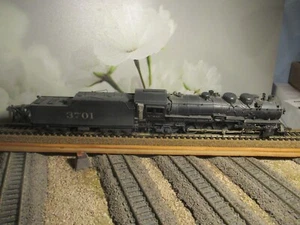 S BRASS 4-8-2 SANTA FE 1238 SAMHONGSA BRASS WITH BOX AND RUNS FROM KOREA - Picture 1 of 14