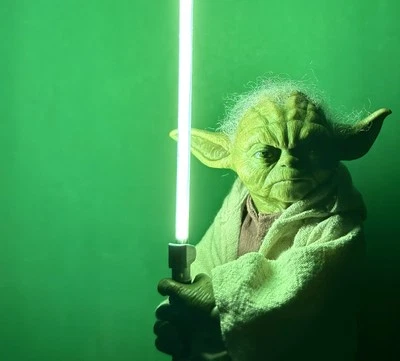 🔥Hot Toys CCFL Lightsaber Yoda Light Up escala 1/6 Foto 1 de 4