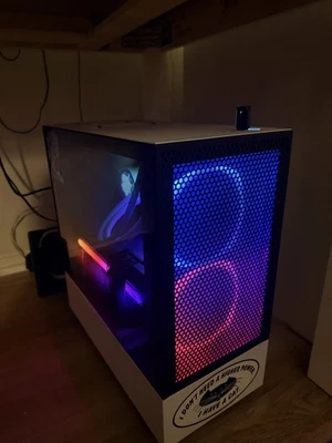 Custom Built Gaming PC AMD Radeon 7900 XTX & Ryzen 7 5800X3D 32gb DDR4 1TB SSD - Image 1 of 4