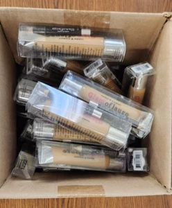 30PCS HARD CANDY GLAMOFLAUGE HEAVY DUTY CONCEALER W/ PENCIL 1222 CARAMEL .71ozEA - Picture 1 of 6