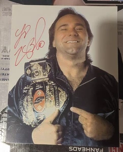 Larry Zbyszko signiertes 8 x 10 WWE HOF Studio AUFNAHMEN Foto  - Bild 1 von 1
