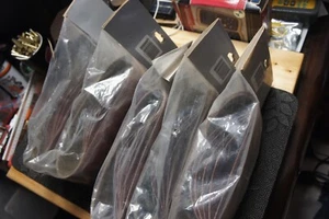 lote de trabajo 25 x correa de lijado abrasiva 610mm X 100mm para Makita 9404 9403 9401 NUEVO - Imagen 1 de 12