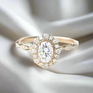 Anillo de compromiso con halo de moissanita de corte ovalado de 1 quilate de oro de 14 k - Imagen 1 de 3
