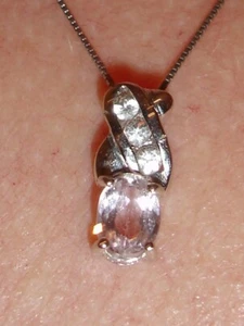 9k white gold pink kunzite & diamond pendant kiss design 1.34g, 0.9 carat - Picture 1 of 8