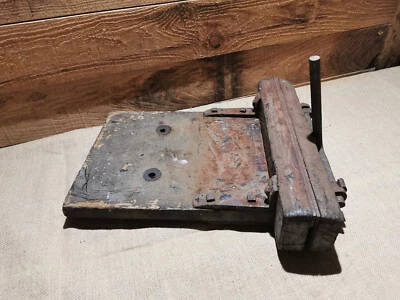 ETAU ETABLI  ANCIEN MENUISIER  EBENISTE Objet à détourner - Photo 1/4