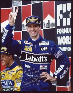 DAMON HILL FORMULA ONE WORLD CHAMPION AUTOGRAPHED 10"X8" PHOTO - Bild 1 von 2