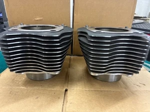JUEGO DE 8 CILINDROS TOURING HARLEY DAVIDSON MILWAUKEE 16800092 Y 16800097 - Imagen 1 de 7