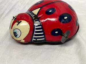 Blech Aufzieh Marienkäfer mit blauen Flecken Mitte 1900 Japan A Frankonia Spielzeug HAJI - Bild 1 von 17