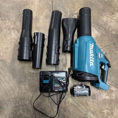 Kit soplador de hojas inalámbrico sin escobillas Makita XGT 40V Max (4,0 Ah) Foto 1 de 4