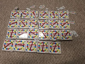 LOTE (23) DIVERTIDO JUEGO DE MESA TWISTER ADORNOS NAVIDAD - Imagen 1 de 8