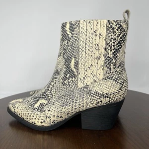 Matisse Avery Ankle Boots Women's 8.5M Beige Snakeskin Print Leather Pointed Toe - Picture 1 of 18