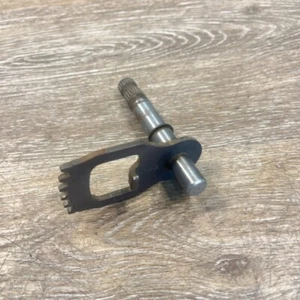 1985 SUZUKI SP600 SP 600 / OEM ORIGINAL GEAR SHIFT SHAFT ASSEMBLY - Picture 1 of 3