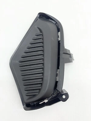 Оригинальная крышка противотуманной фары для правостороннего переднего бампера со стороны пассажира 209-2021 TOYOTA RAV4 - Изображение 1 из 4