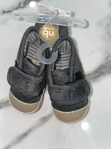 Shoes For Newborn - Picture 1 of 2